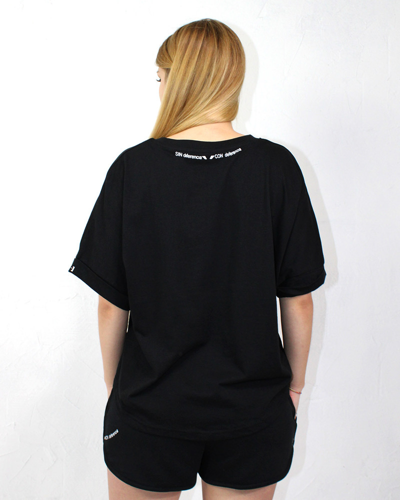 camiseta-algodon-negra-mujer-espalda