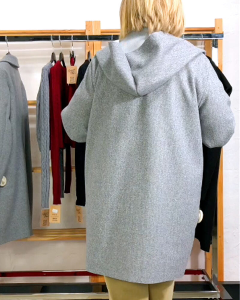 ABRIGO CAPUCHA MAXI GRIS - Imagen 4