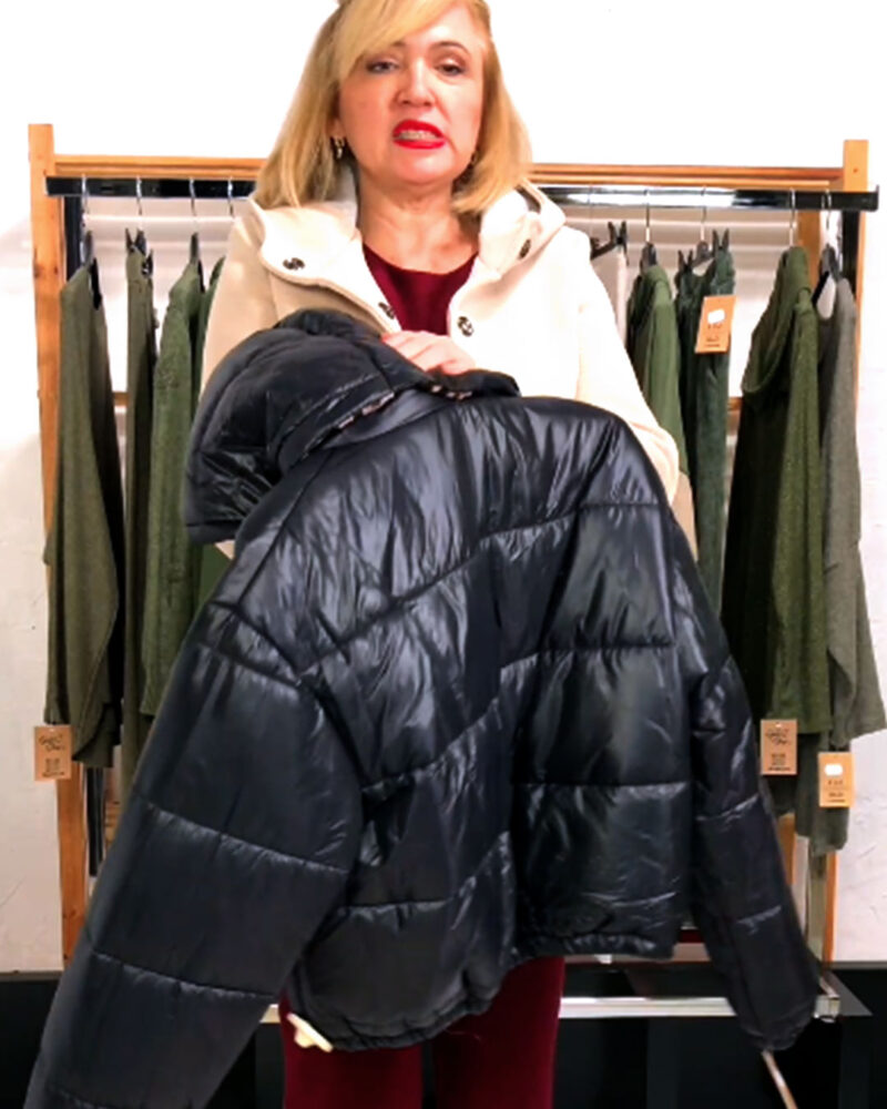 BOMBER CAPUCHA DESMONTABLE ANIMAL PRINT NEGRA - Imagen 3