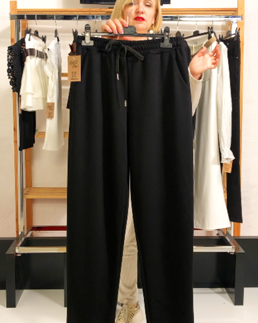 quiles_shop-jogger-aitana-negro-neopreno-low-cost-tendencia