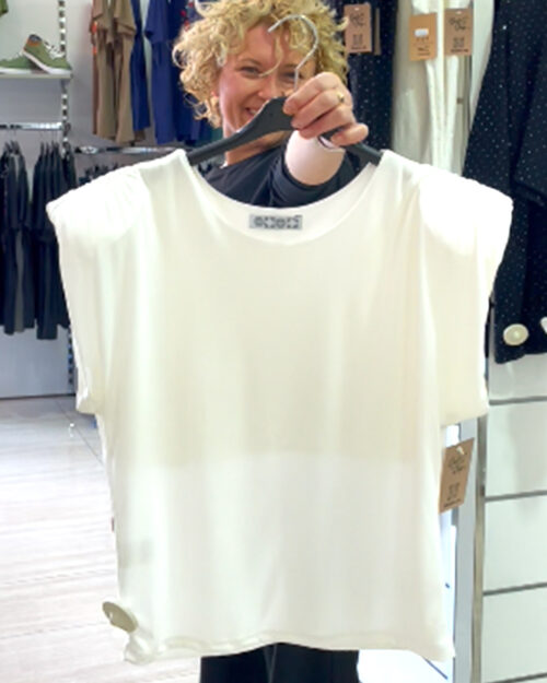 ikemi.camiseta-premium-blanca-tendencias-juveniles-low-cost