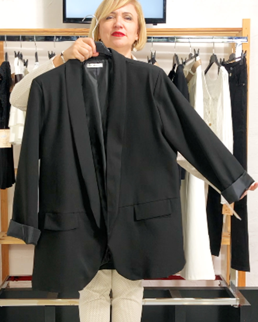 quiles_shop-blazer-minimal-negra-moda-curvy-low-cost