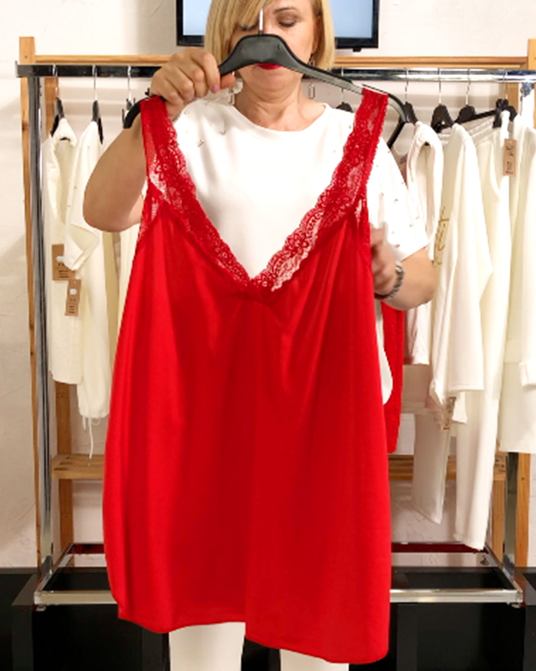 quiles_shop-camiseta-lencera-roja-mujer-tallas-grandes-low-cost