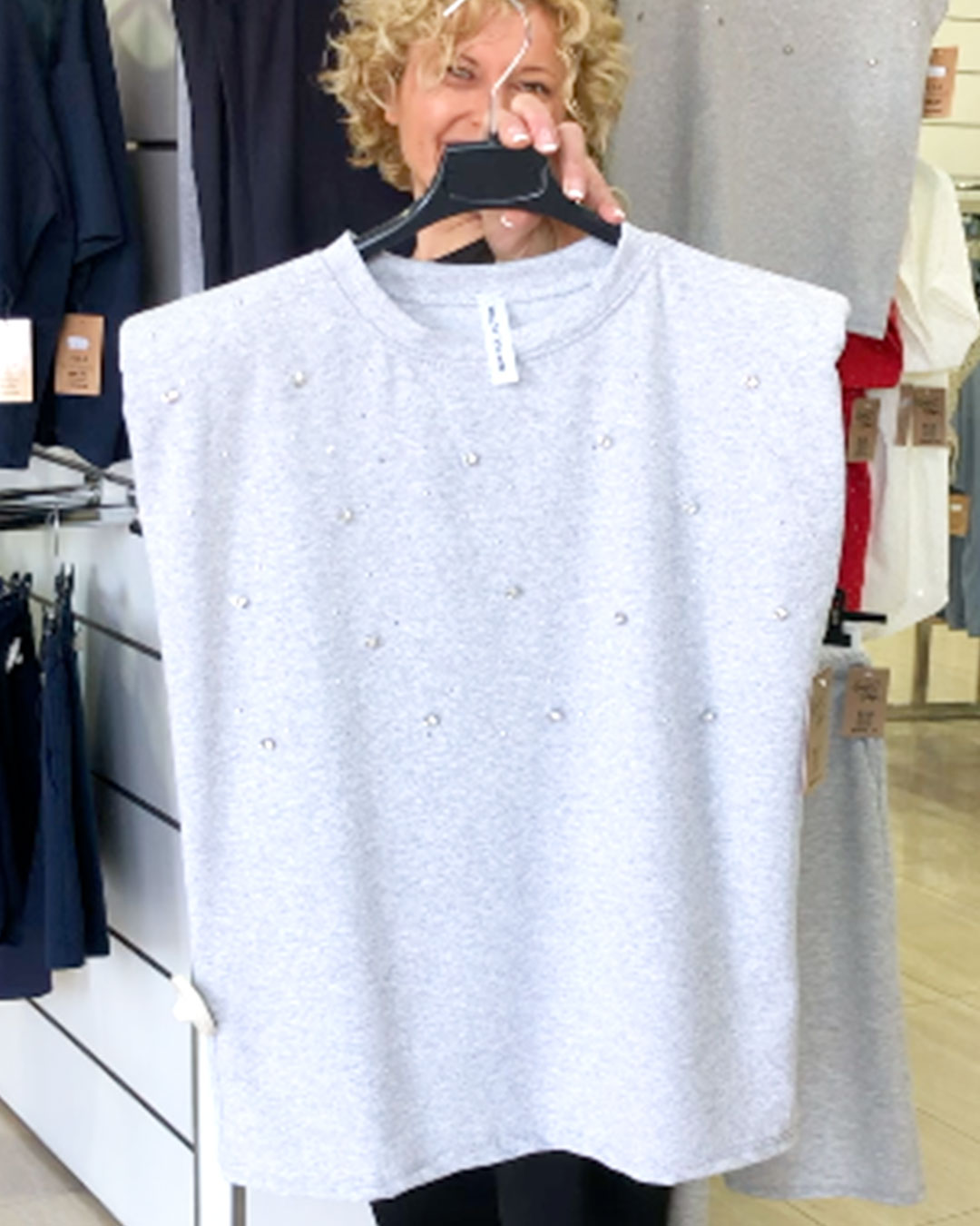 ikemi-camiseta-moonlight-gris-hombreras-brillos-low-cost