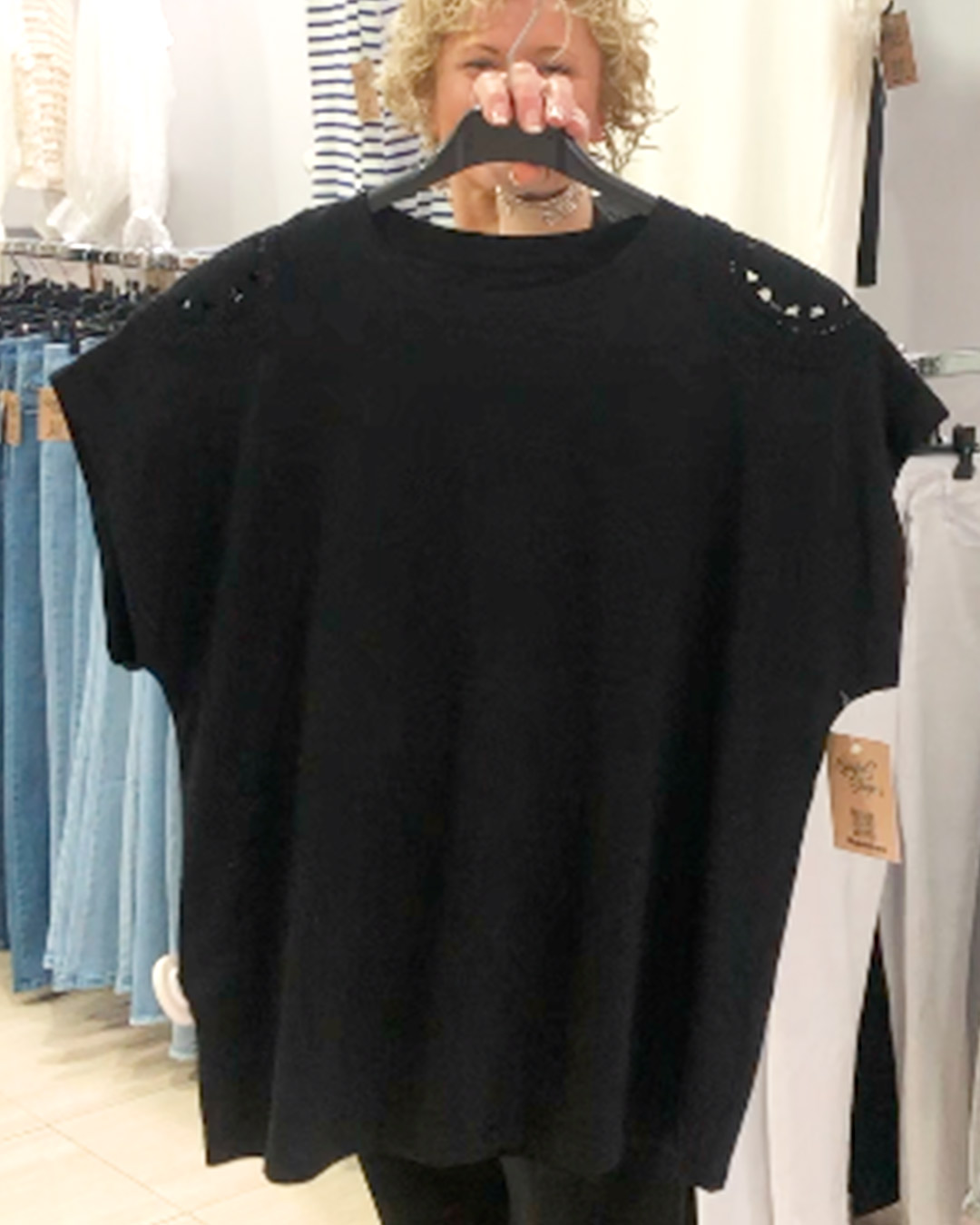 ikemi_camiseta-bloom-negra-tendencias-juveniles-low-cost
