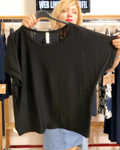 quiles_shjop-camiseta-calada-negra-tallas-grandes-low-cost