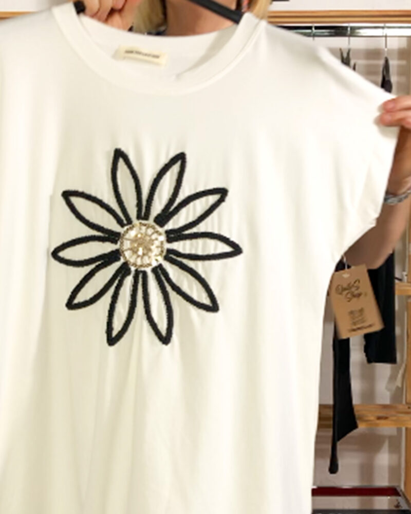 quiles_shop-camiseta-margarita-blanca-tendencias-mujer-low-cost