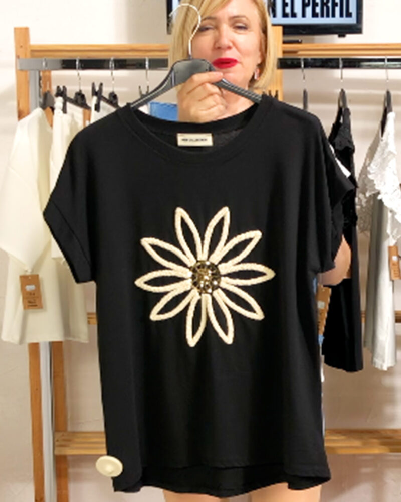 quiles_shop-camiseta-margarita-negra-tendencias-mujer-low-cost