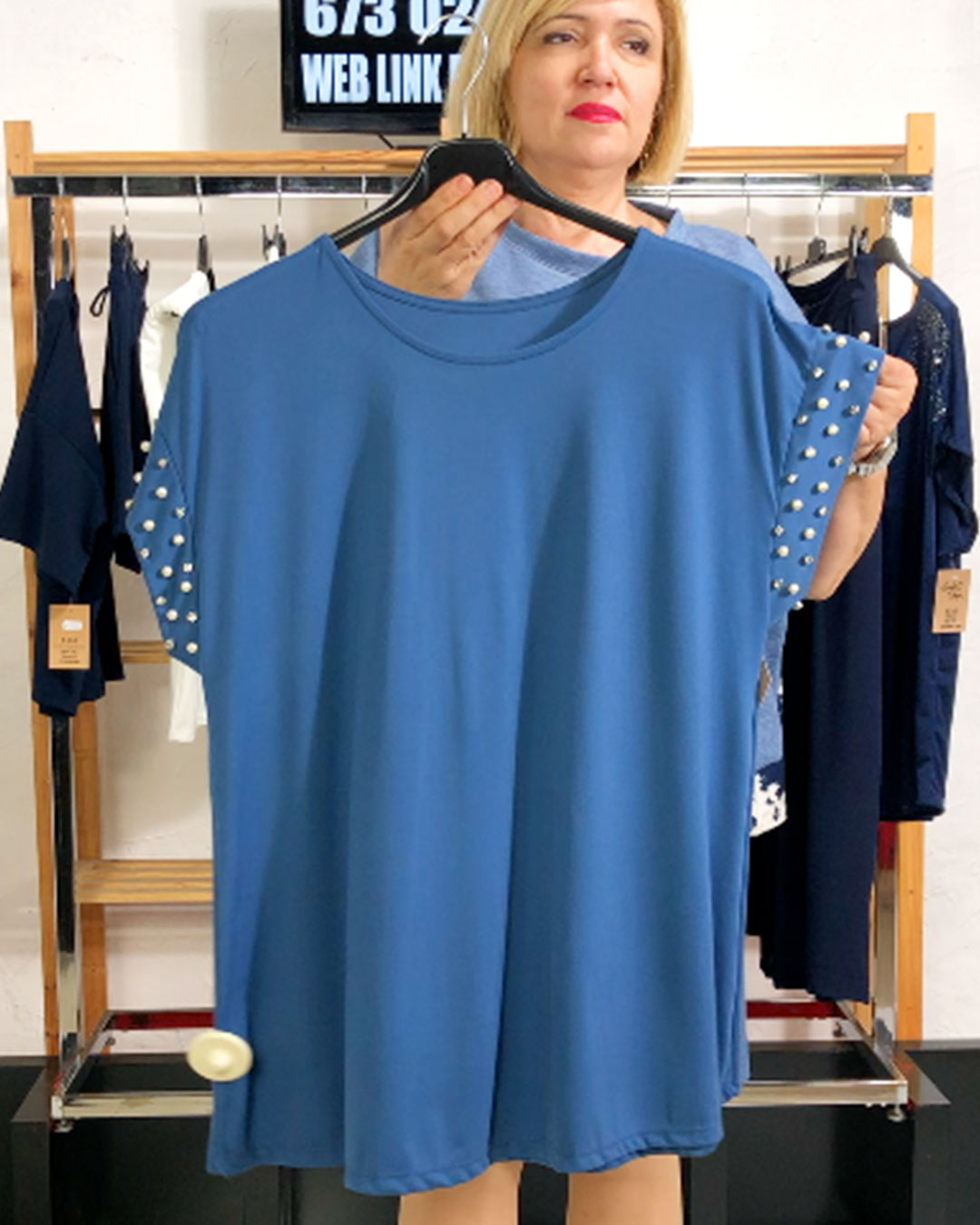 quiles_shop-camiseta-perlas-azul-mujer-curvy