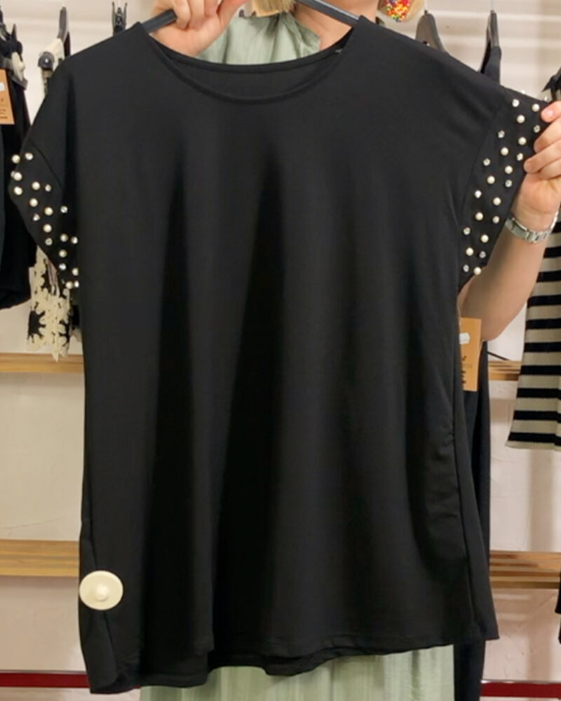 quiles_shop-camiseta-perlas-negra-mujer-curvy