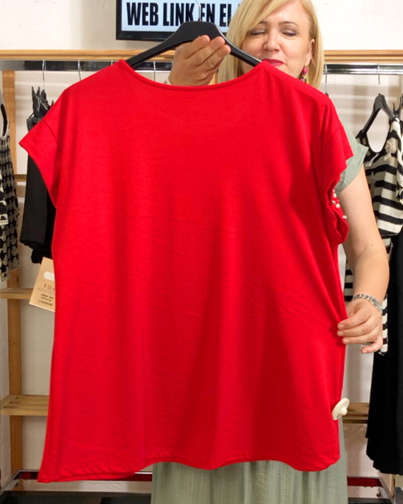 quiles_shop-camiseta-perlas-roja-mujer-curvy