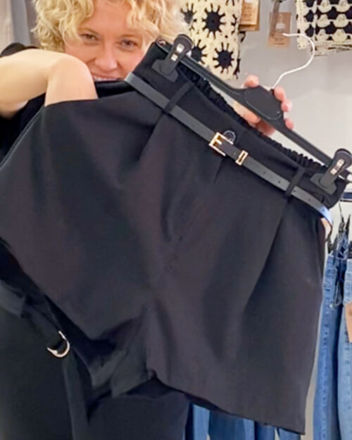 ikemi-short-pinzas-negro-tendencias-verano-moda-mujer-low-cost