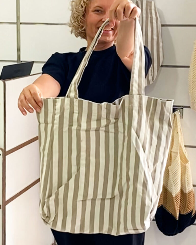 ikemi-bolso-rayas-beige-tendencias-accesorios-verano-low-cost