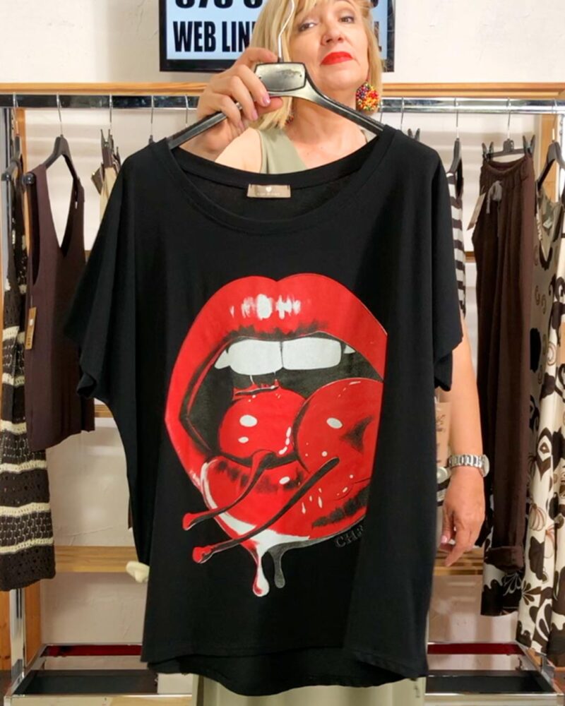 quiles_shop-camiseta-cherry-kiss-negra-tendencias-mujer-joven-tallas-grandes-baratas