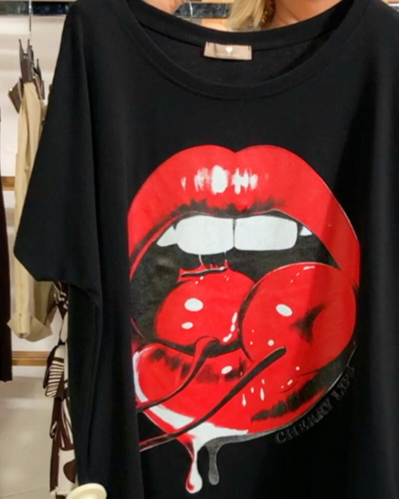 quiles_shop-camiseta-cherry-kiss-negra-tendencias-mujer-joven-tallas-grandes-baratas
