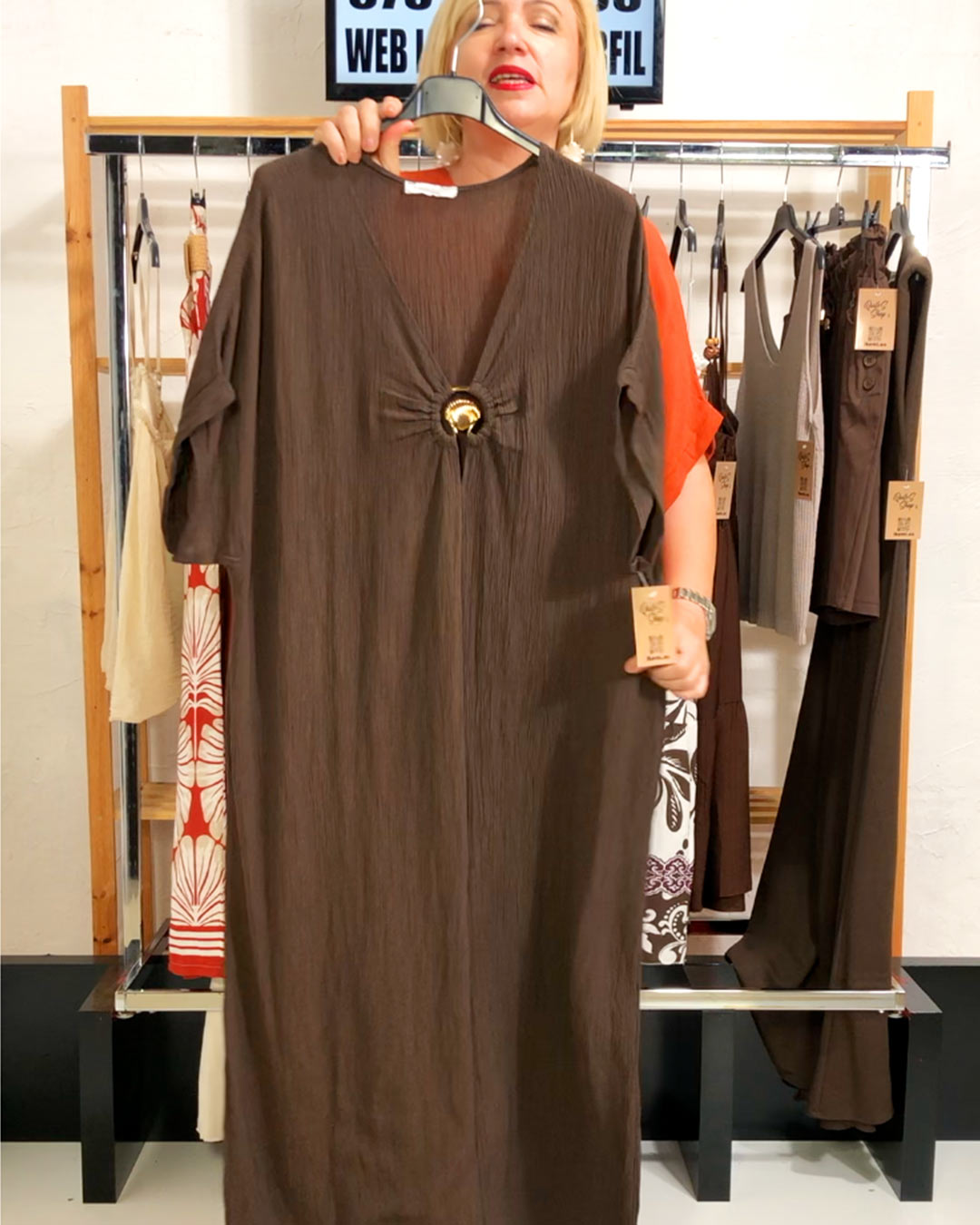 quiles_shop-vestido-kaftan-marron-rebajas-verano-moda-mujer-curvy