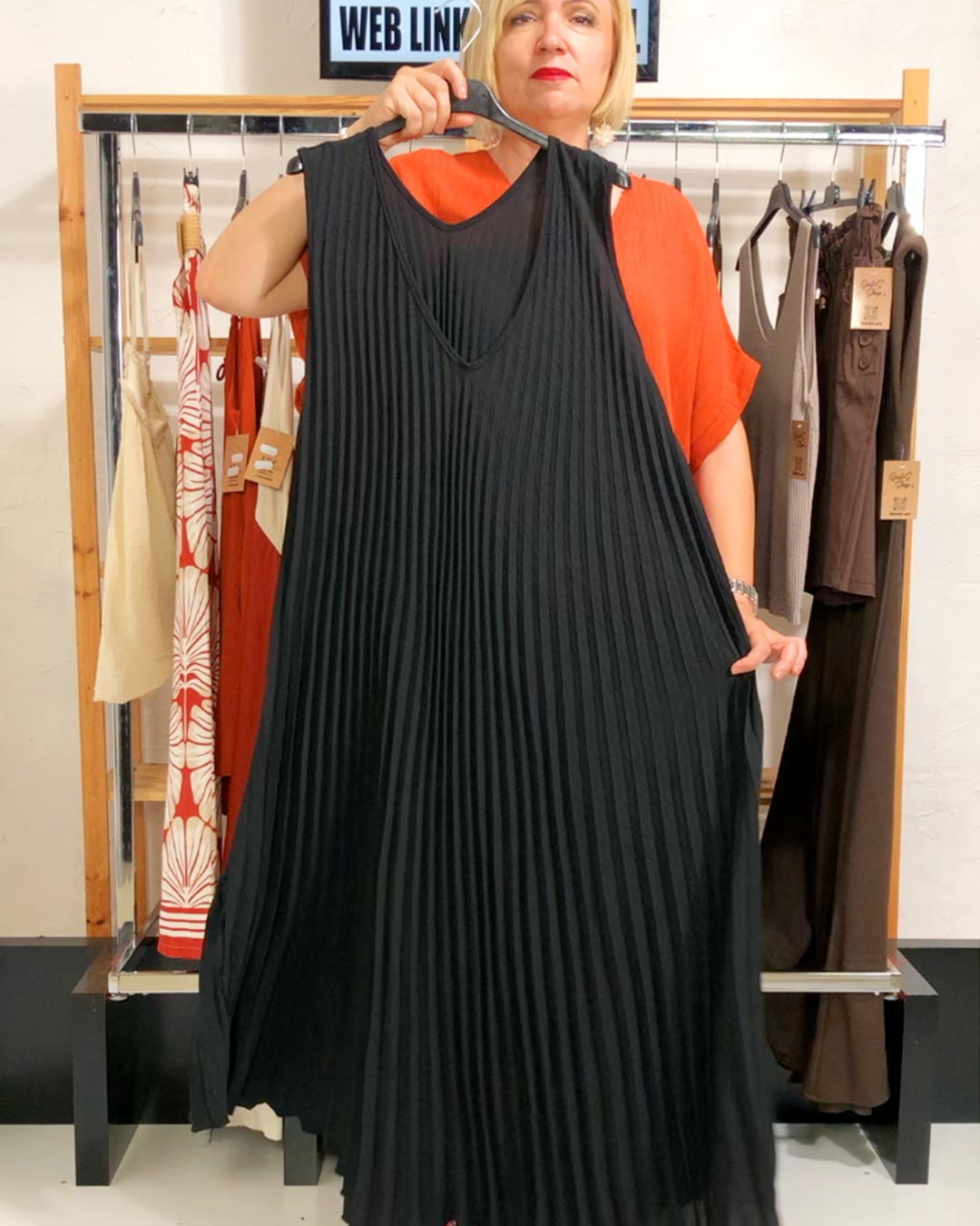 quiles_shop-vestido-plisado-bies-negro-moda-curvy-low-cost