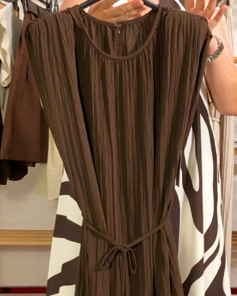 quiles_shop-vestido-plisado-marron-tendencias-moda-mujer-tallas-grandes-baratas