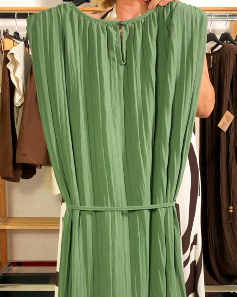 quiles_shop-vestido-plisado-verde-tendencias-moda-mujer-tallas-grandes-baratas