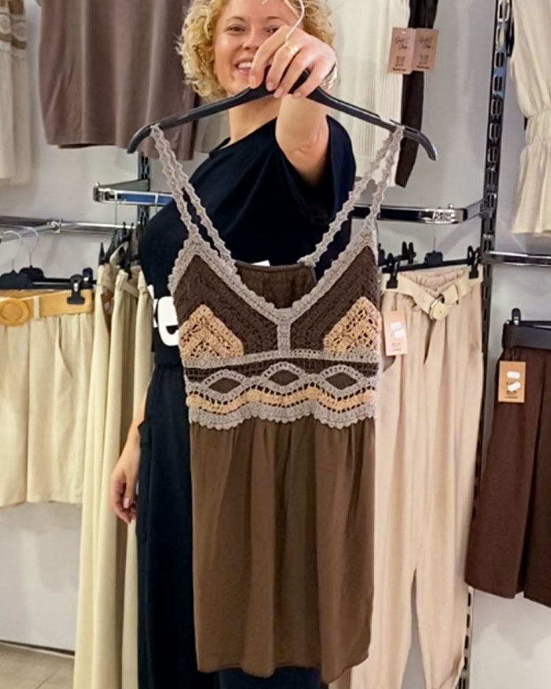 ikemi-blusa-crochet-marron-tendencias-verano-moda-mujer-joven-low-cost