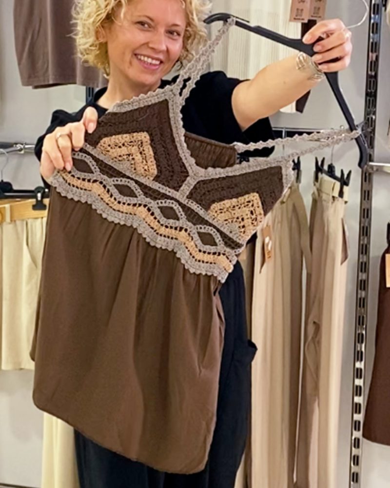ikemi-blusa-crochet-marron-tendencias-verano-moda-mujer-joven-low-cost