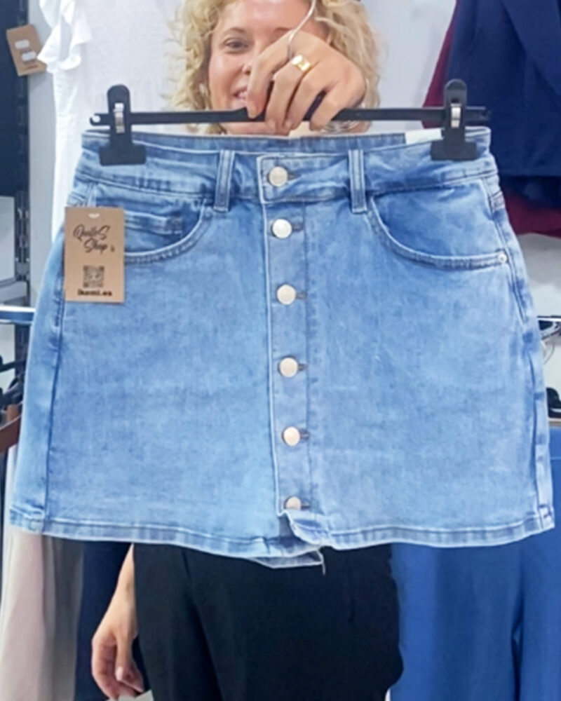 ikemi-falda-pantalon-denim-tendencias-verano-moda-mujer-joven-rebajas
