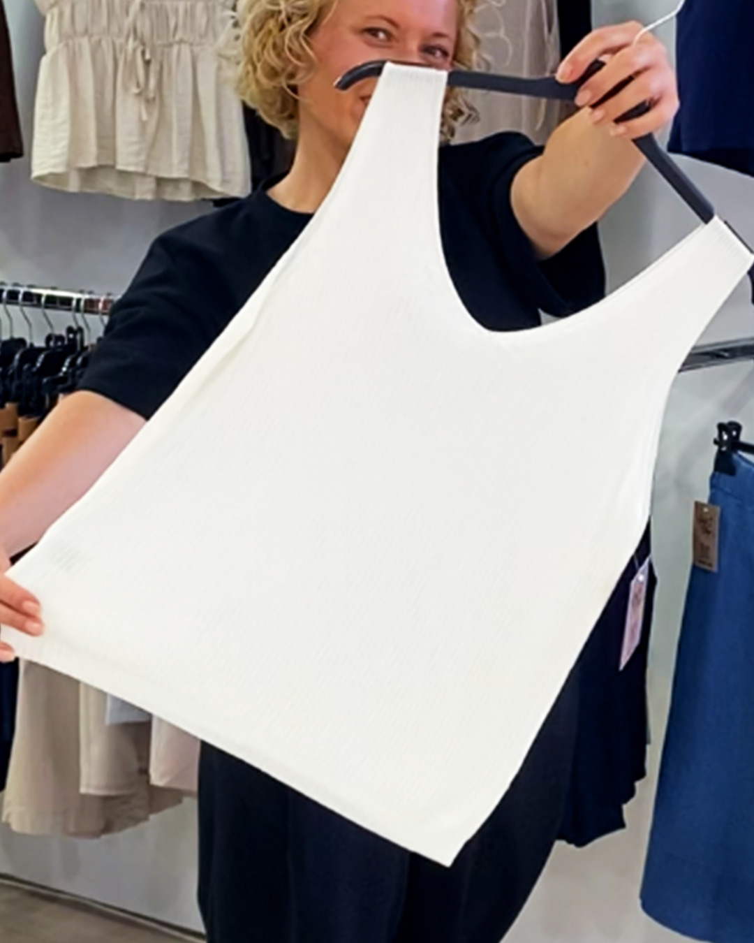 ikemi-jersey-basico-blanco-tendencias-verano-moda-mujer-joven-rebajas