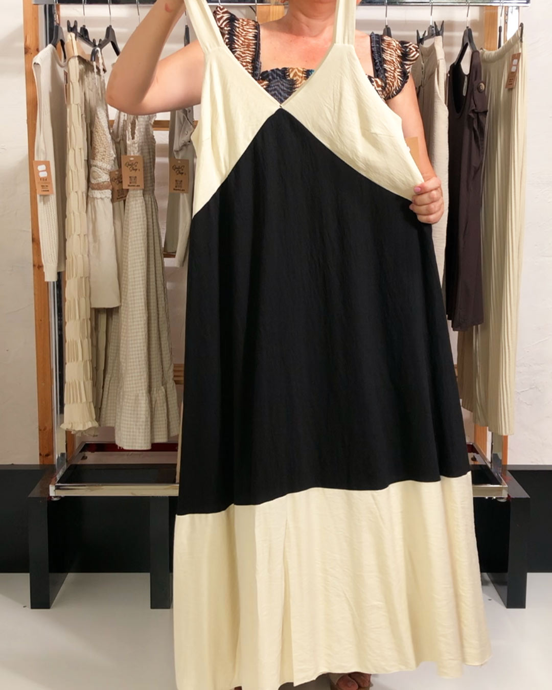 ikemi-vestido-bicolor-negro-rebajas-moda-joven-mujer