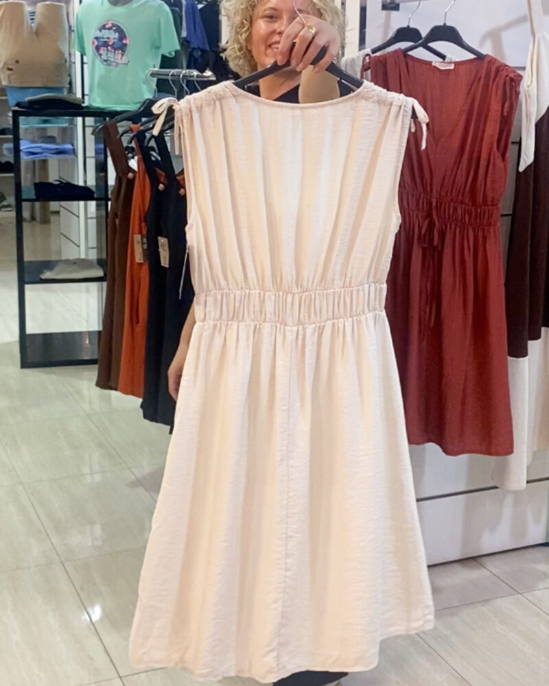 ikemi-vestido-griego-midi-beige-tendencias-moda-mujer-joven-rebajas