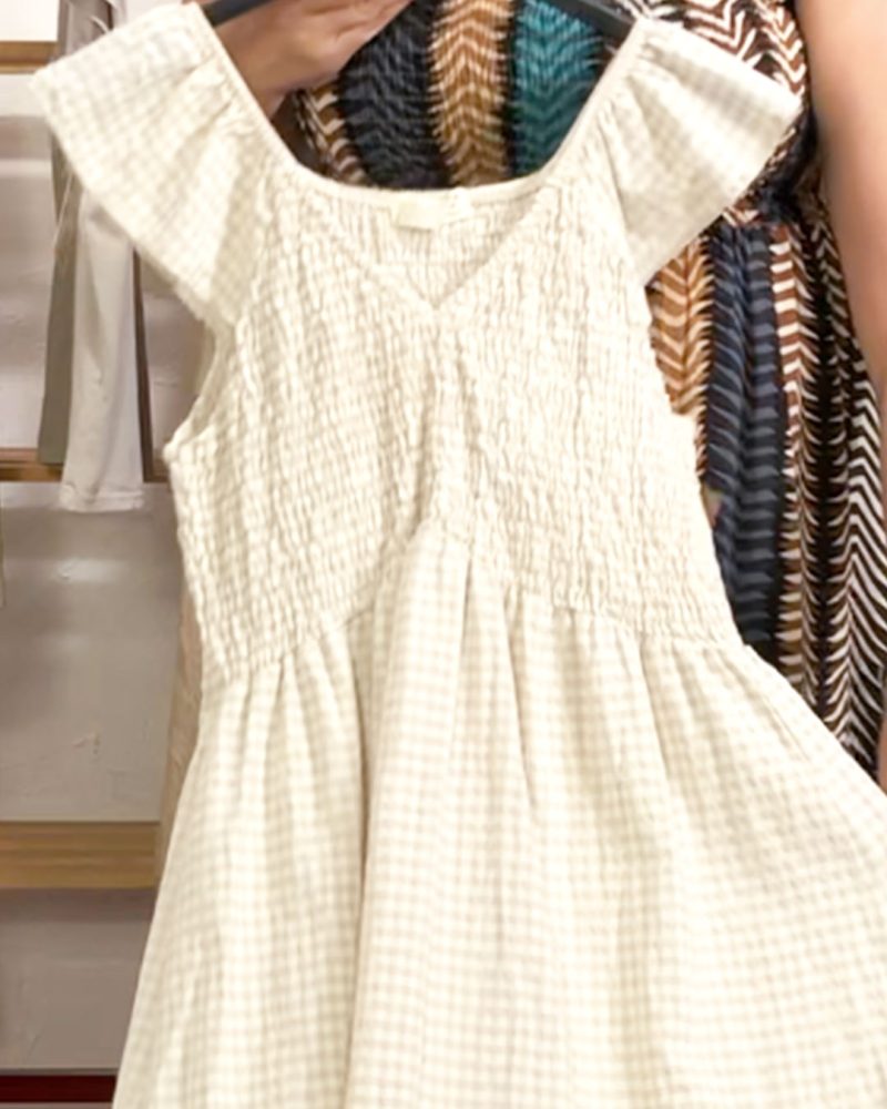 ikemi-vestido-vichy-beige-tendencias-verano-mujer-joven-rebajas