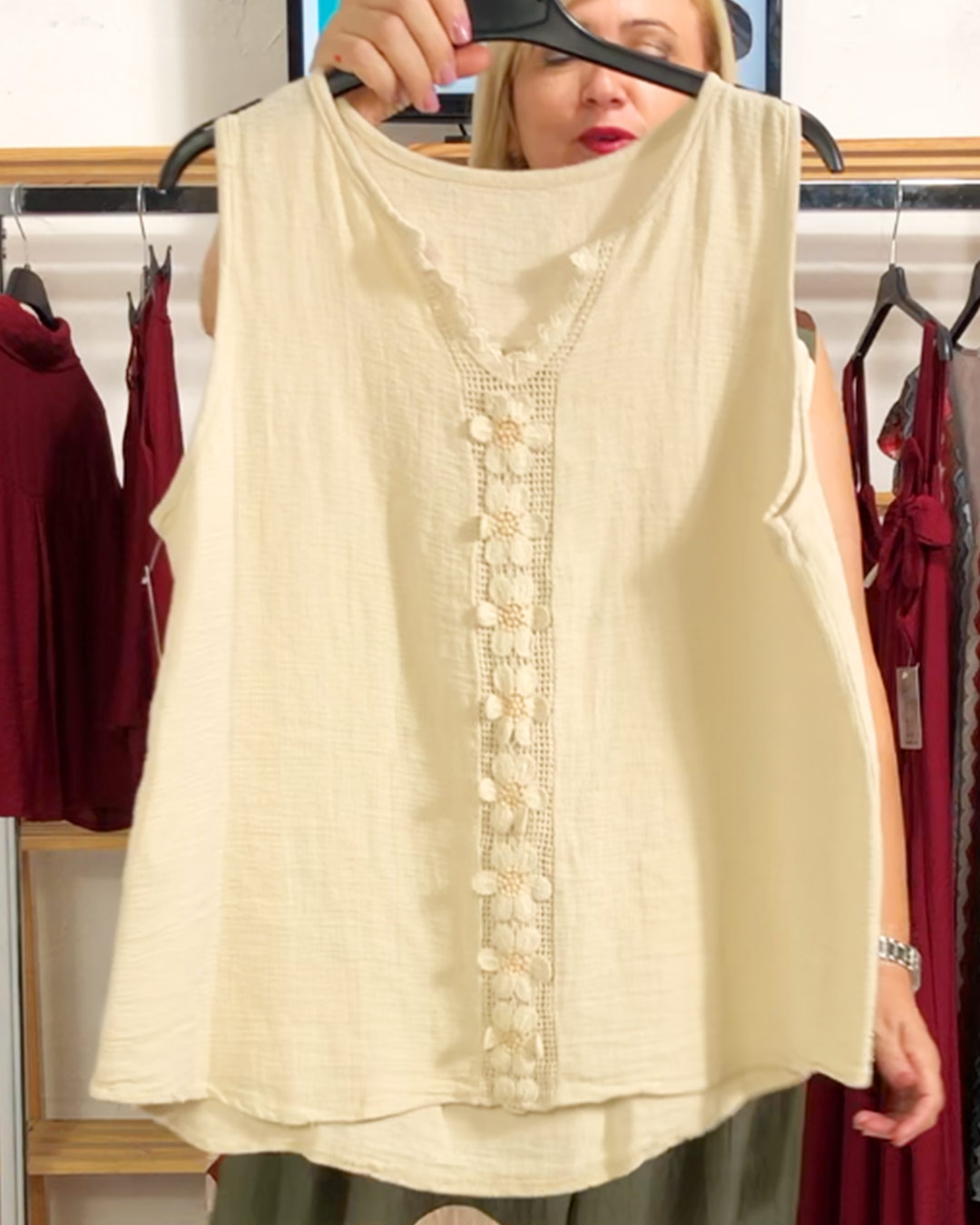 quiles_shop-blusa-margaritas-beige-tendencias-baratas-moda-mujer