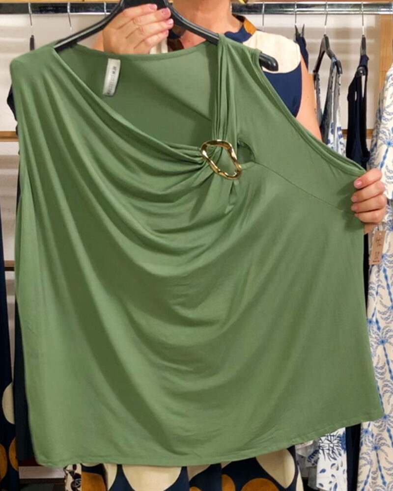 quiles_shop-camiseta-detalle-desmangada-verde-tendencias-mujer-tallas-grandes-verano