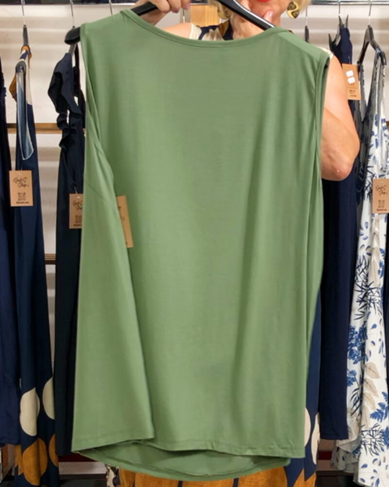 quiles_shop-camiseta-detalle-desmangada-verde-tendencias-mujer-tallas-grandes-verano