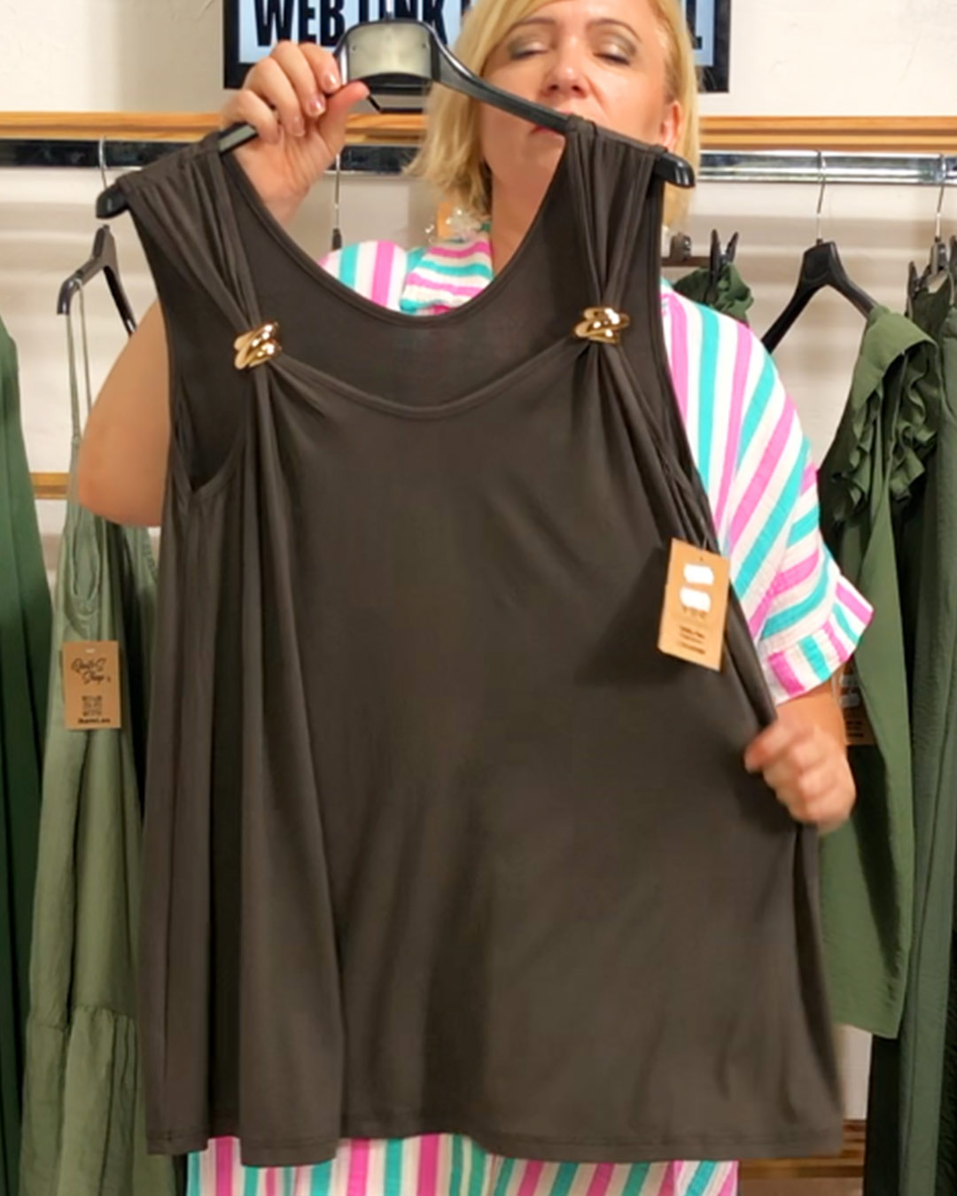 quiles_shop-camiseta-detalles-marron-tendencias-mujer-tallas-grandes-verano-rebajas