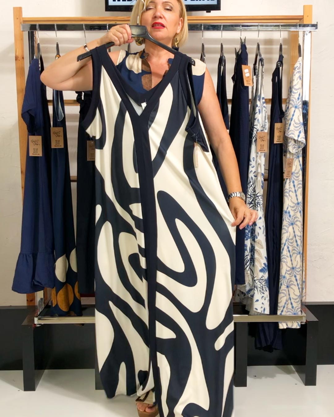 quiles_shop-vestido-ondas-negro-tendencias-mujer-tallas-grandes-rebajas