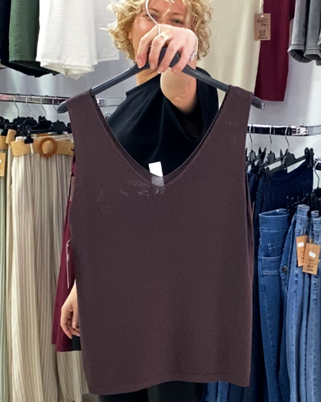 ikemi-jersey-basico-hilo-marron-tendencias-verano-moda-joven-baratas