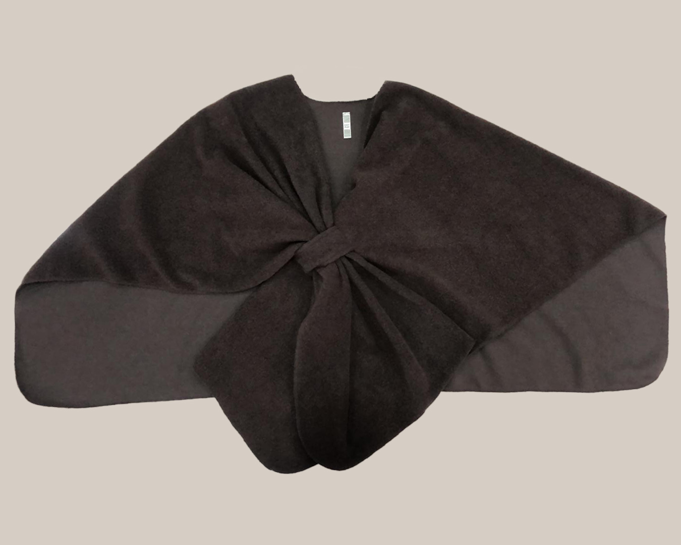 quiles_shop-abrigo-capa-lazo-negra-tendencia-curvy-low-cost