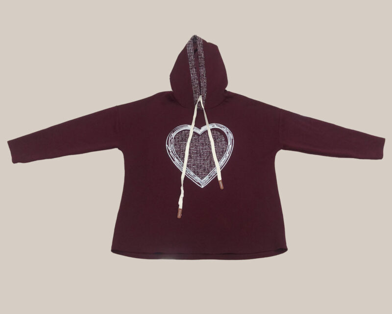 quiles_shop-sudadera-capucha-corazon-burdeos-tendencia-curvy-low-cost