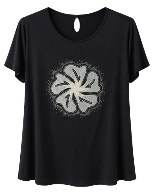 Camiseta Trébol: camiseta trébol brillo casual en color negro con diseño de trébol en pedrería de Quiles_Shop.
