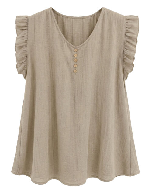 Blusa Atelier: blusa fluida de bambula para mujeres reales con escote en pico, botones decorativos efecto madera y mangas cortas con volantes fruncidos de Quiles_Shop.