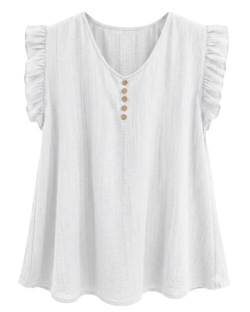 Blusa Atelier: blusa fluida de bambula para mujeres reales con escote en pico, botones decorativos efecto madera y mangas cortas con volantes fruncidos de Quiles_Shop.