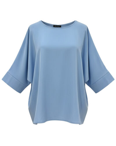 Blusa Chic: blusa de corte murciélago en color azul cielo de Quiles_Shop.