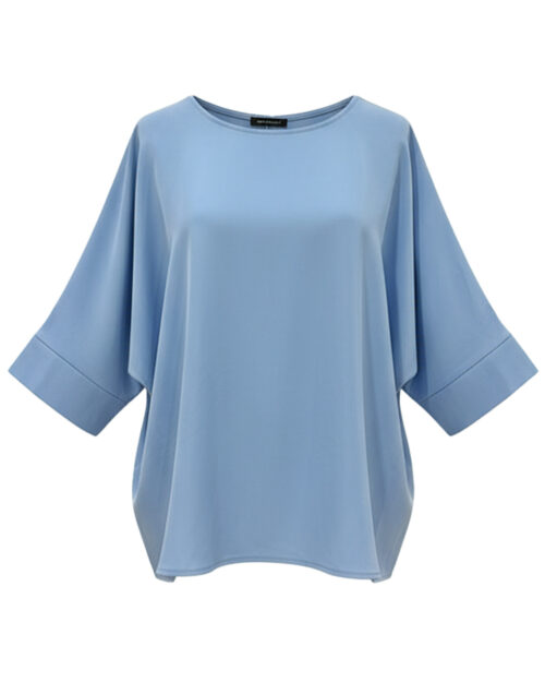 Blusa Chic: blusa de corte murciélago en color azul cielo de Quiles_Shop.