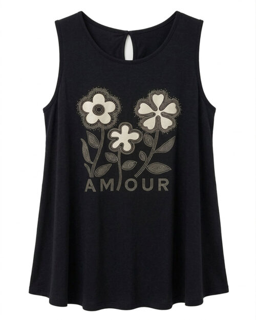 Camiseta Amour: camiseta de tirante ancho para mujeres reales de tallas curvy con estampado floral de strass, letras Amour y abertura trasera en Quiles_Shop.