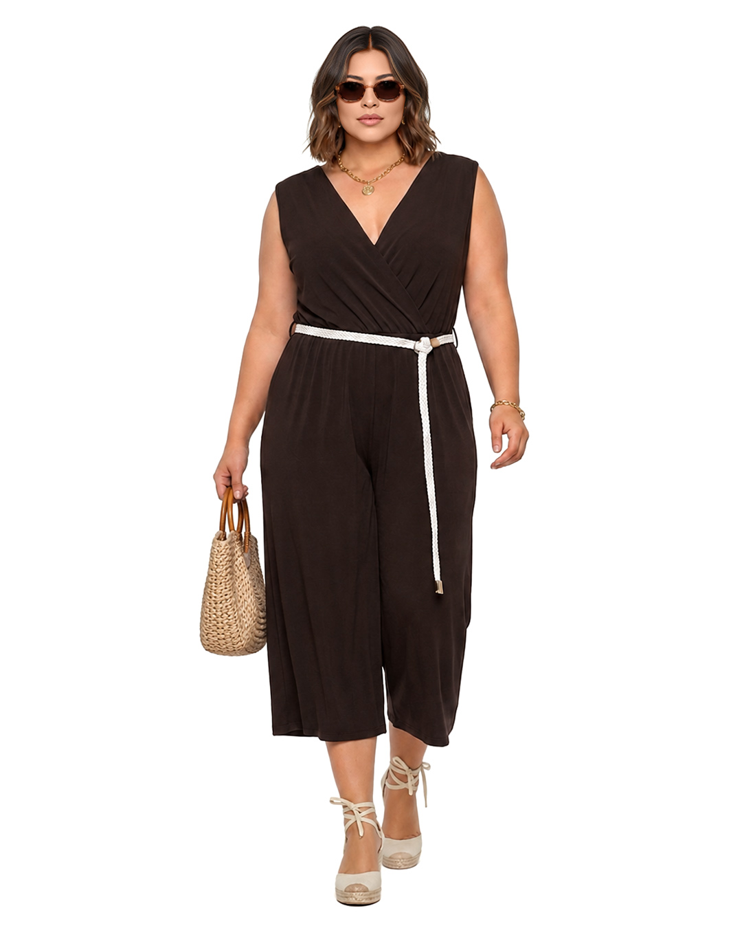 Mono Capri: mono largo midi de fiesta para mujer real low cost con escote en pico cruzado, tirantes anchos, cintura elástica con cinturón de cordón trenzado de Quiles_Shop.