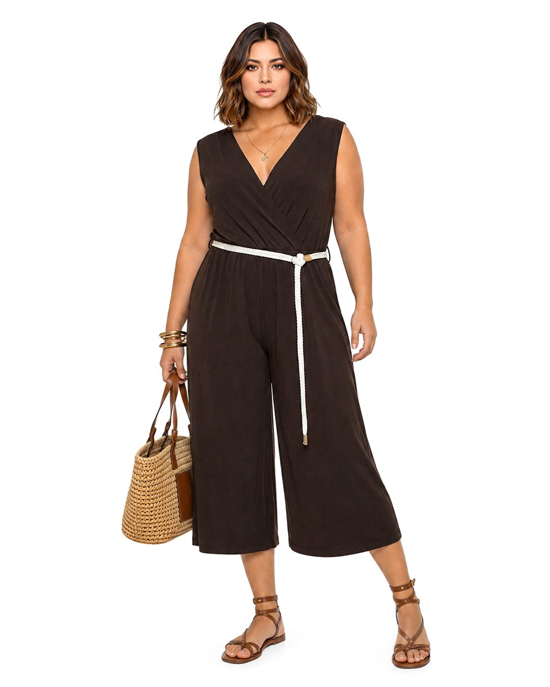 Mono Capri: mono largo midi de fiesta para mujer real low cost con escote en pico cruzado, tirantes anchos, cintura elástica con cinturón de cordón trenzado de Quiles_Shop.