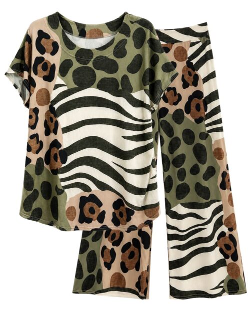 Outfit Amazonas: conjunto de dos piezas de talla grande barato con estampado animal print combinado en tonos verdes y tierra de licra fría de Quiles_Shop.