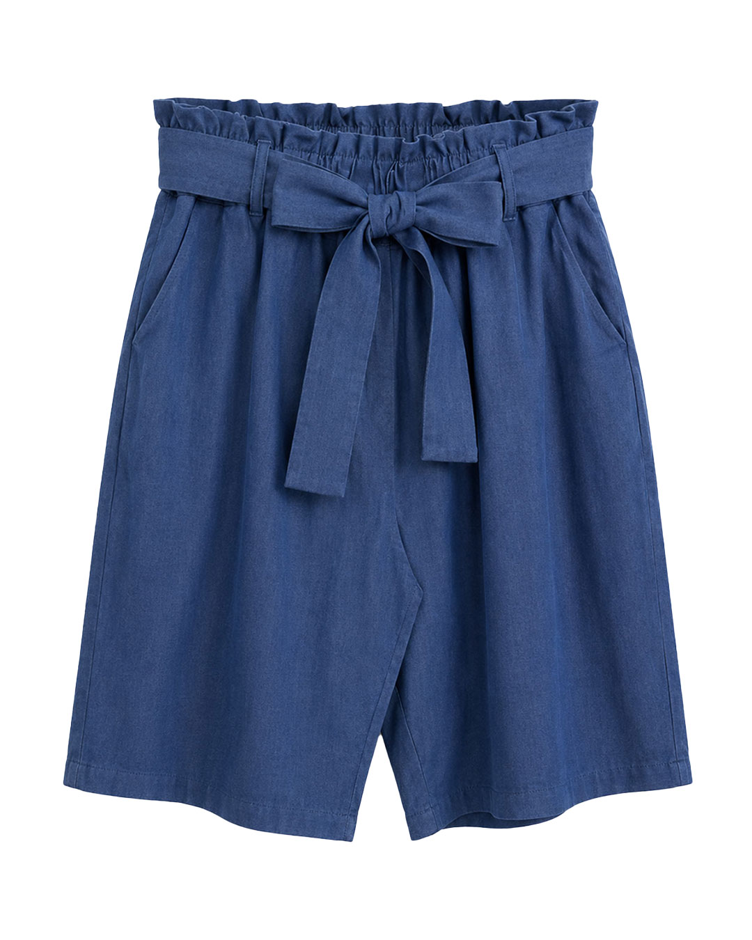 Pantalón Short Safari: pantalón corto para mujer real de precio accesible en color denim con cintura elástica alta de estilo paperbag, bolsillos funcionales y cinturón de lazo ajustable de Quiles_Shop.