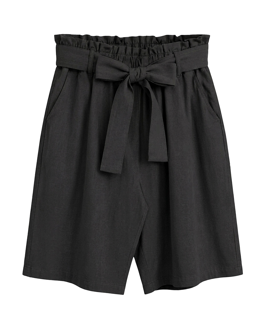 bermuda Safari: pantalón corto para mujer real de precio accesible en color negro con cintura elástica alta de estilo paperbag, bolsillos funcionales y cinturón de lazo ajustable de Quiles_Shop.
