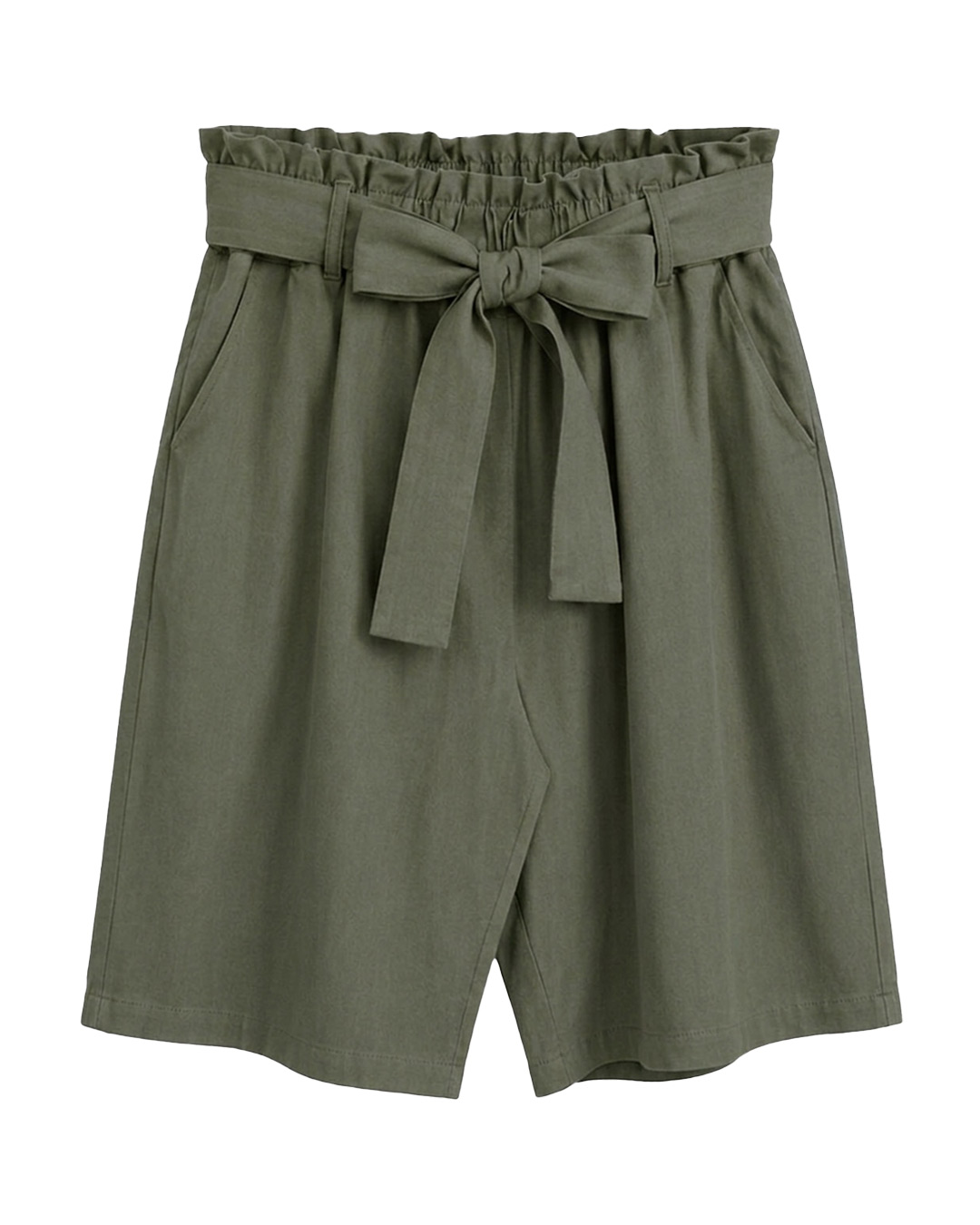 Pantalón Short Safari: pantalón corto para mujer real de precio accesible en color verde con cintura elástica alta de estilo paperbag, bolsillos funcionales y cinturón de lazo ajustable de Quiles_Shop.